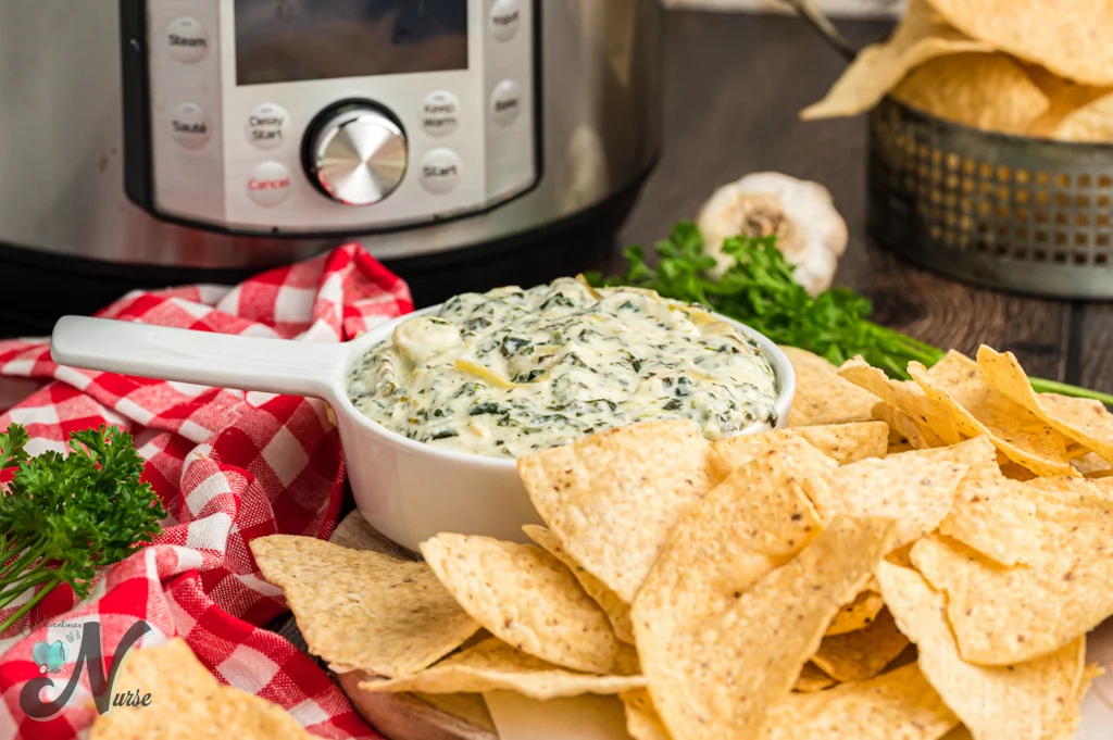 Can dogs have spinach and artichoke dip ?